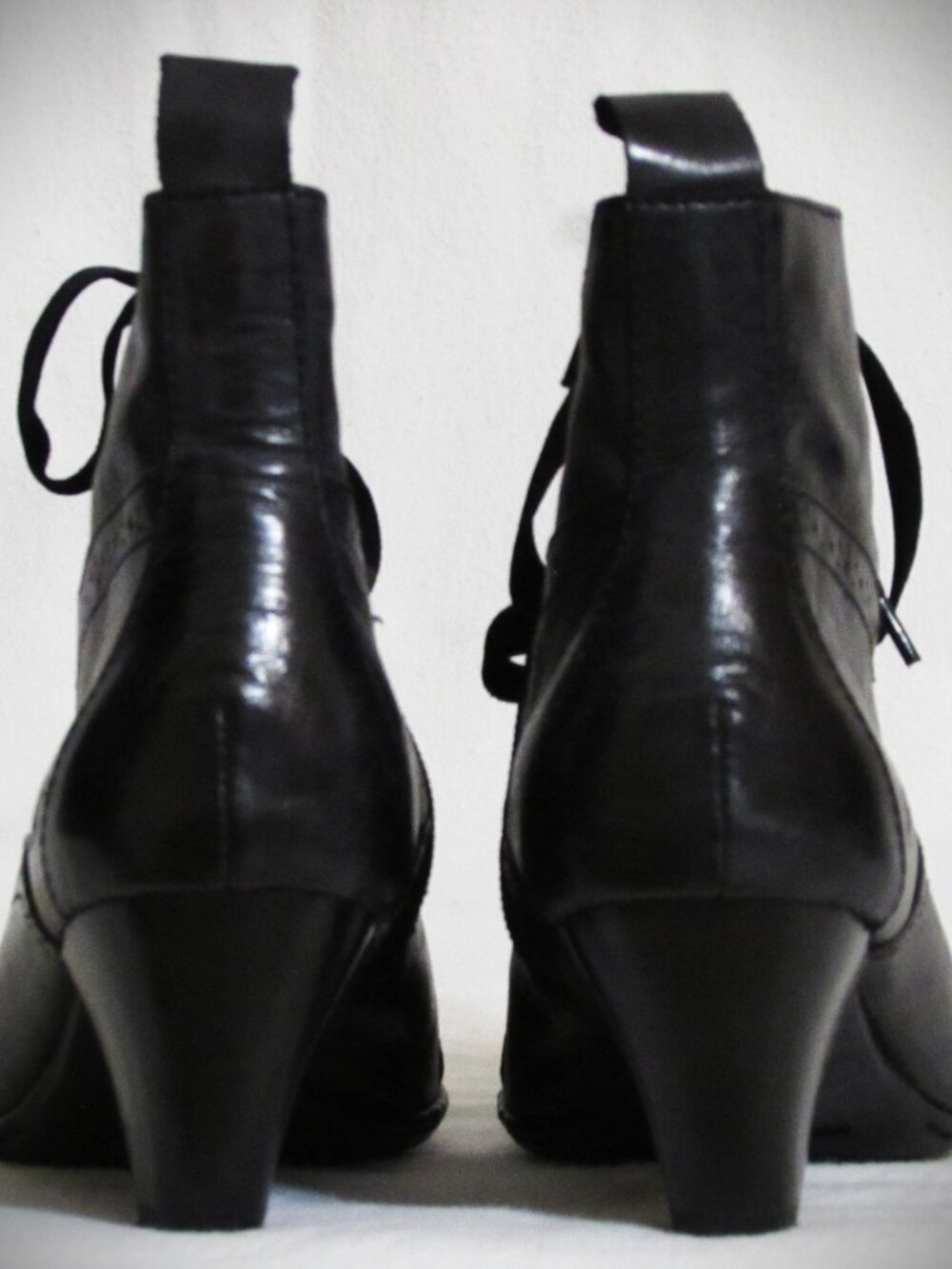 Womens Ladies Born Black Leather Lace Up "Peasant" Heels Boots 8.5 M Orig $190 - Picture 7 of 10